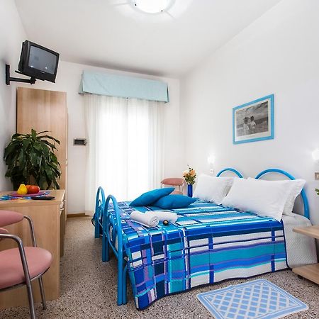 Piccolo Hotel Ariston San Mauro Mare Экстерьер фото