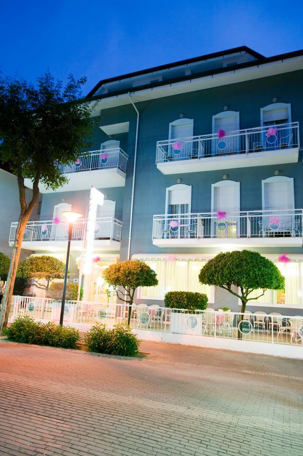 Piccolo Hotel Ariston San Mauro Mare Экстерьер фото